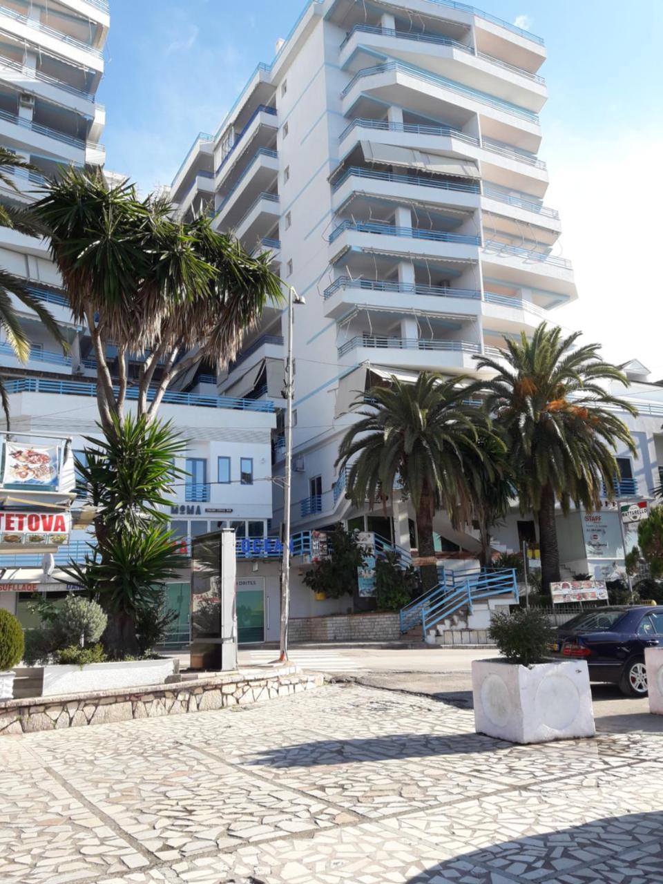 Meni'S Family Apartament Sarandë Esterno foto
